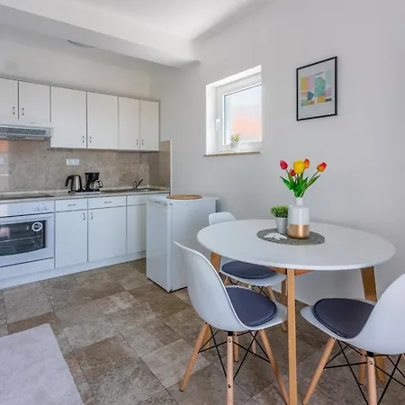 Apartment Podvezanec Dramalj