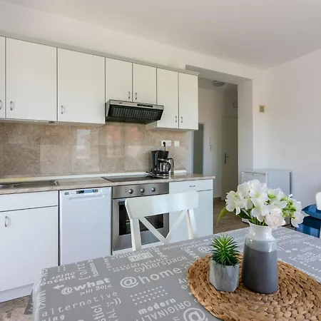 Podvezanec Apartment *