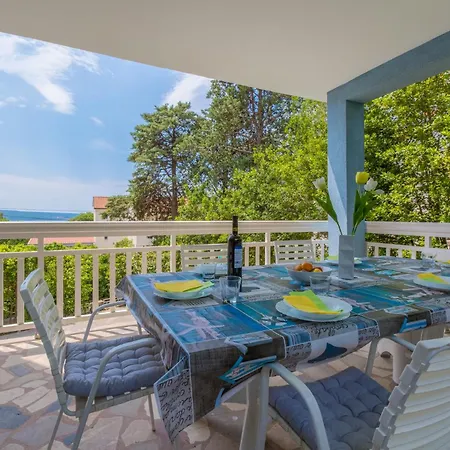 Podvezanec Apartment *