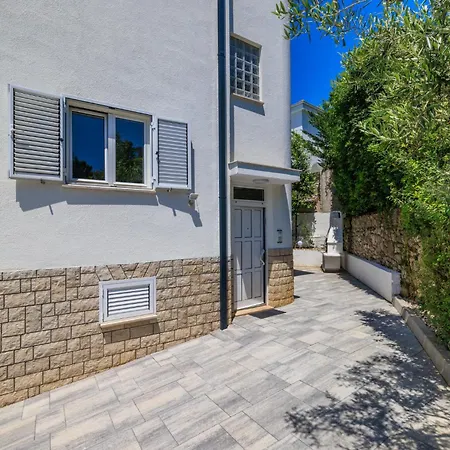 Apartment Podvezanec Dramalj