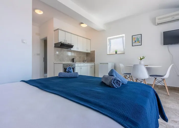 アパート Podvezanec