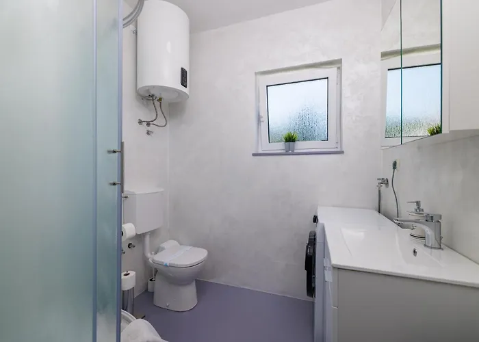 Podvezanec アパート ドラマリ