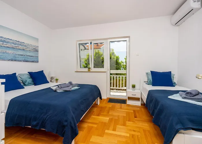 アパート Podvezanec ドラマリ