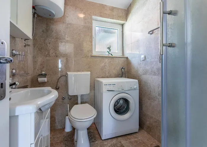 Podvezanec ドラマリ