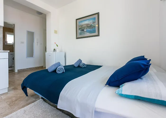 アパート Podvezanec