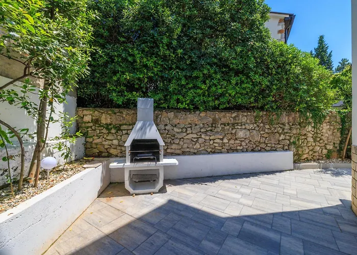 アパート Podvezanec *