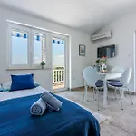 Podvezanec Apartman Dramalj