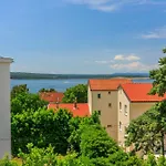 Podvezanec * Dramalj
