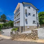 Podvezanec * Dramalj