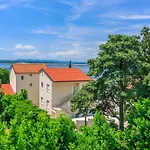Podvezanec * Dramalj
