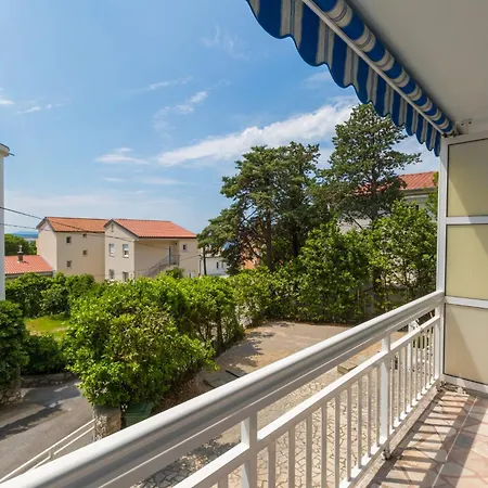 Podvezanec Apartment Dramalj