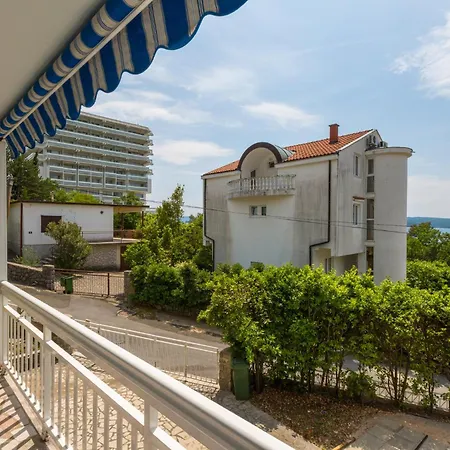 Podvezanec Apartman Dramalj