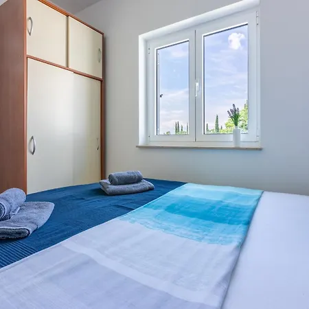 Podvezanec Apartament