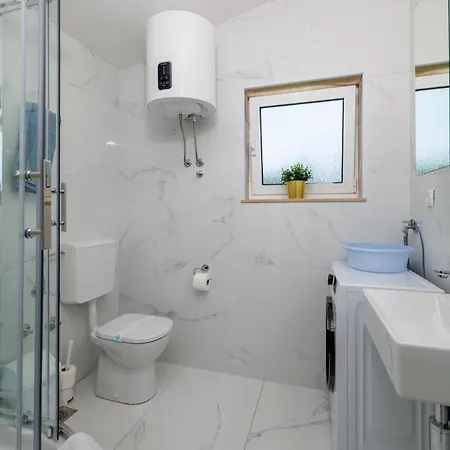 Podvezanec Apartament