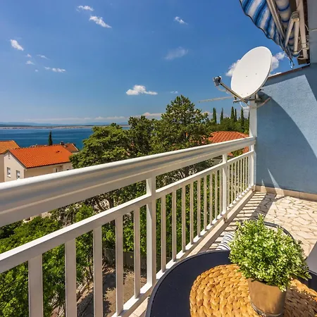 Podvezanec Apartament Dramalj