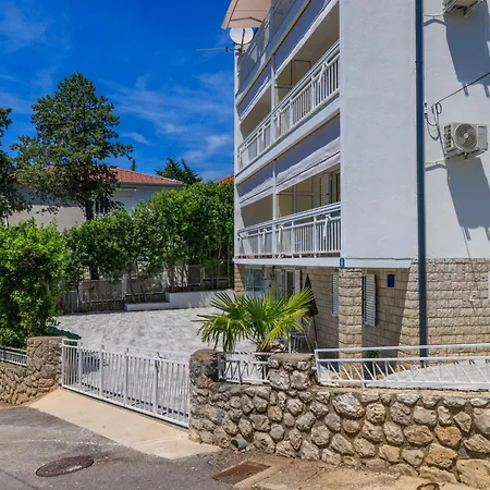 Apartament Podvezanec Dramalj