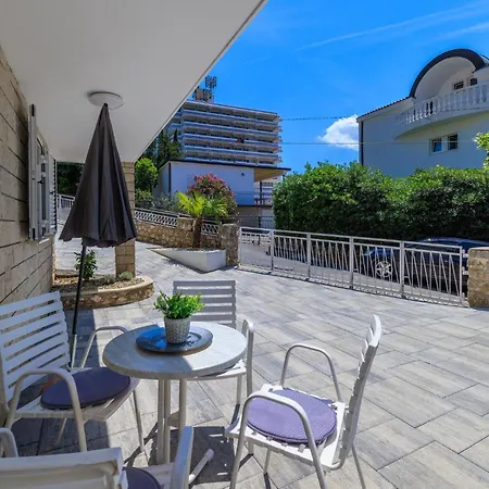 Podvezanec * Dramalj