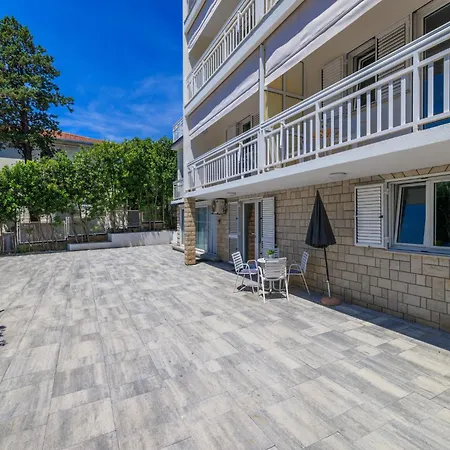 Apartment Podvezanec *