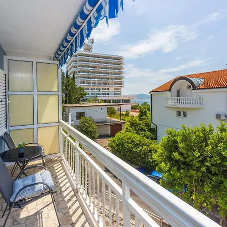 Podvezanec Apartament Dramalj