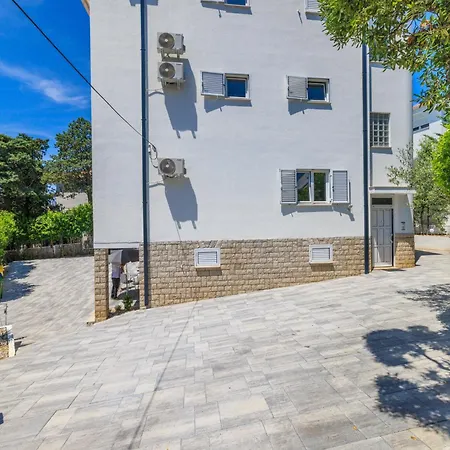 Apartament Podvezanec Dramalj