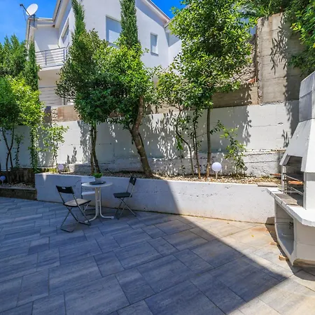 Podvezanec Apartament