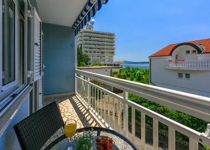 Podvezanec Daire Dramalj