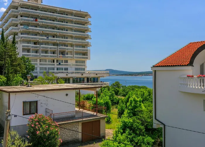 Podvezanec Daire Dramalj