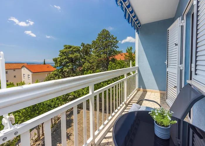 Daire Podvezanec Dramalj