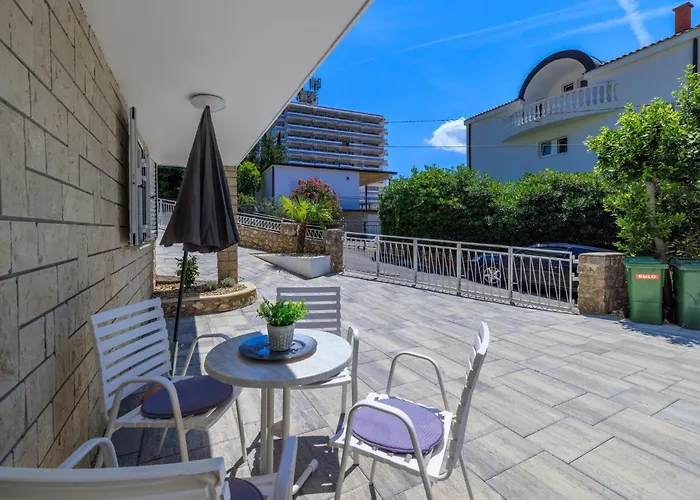 Podvezanec * Dramalj