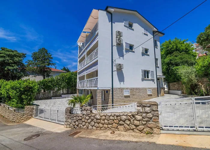 Podvezanec * Dramalj